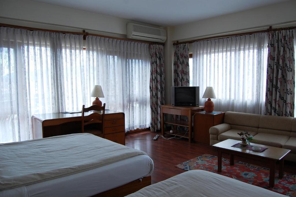 Hotel Sunset View Катманду Екстериор снимка