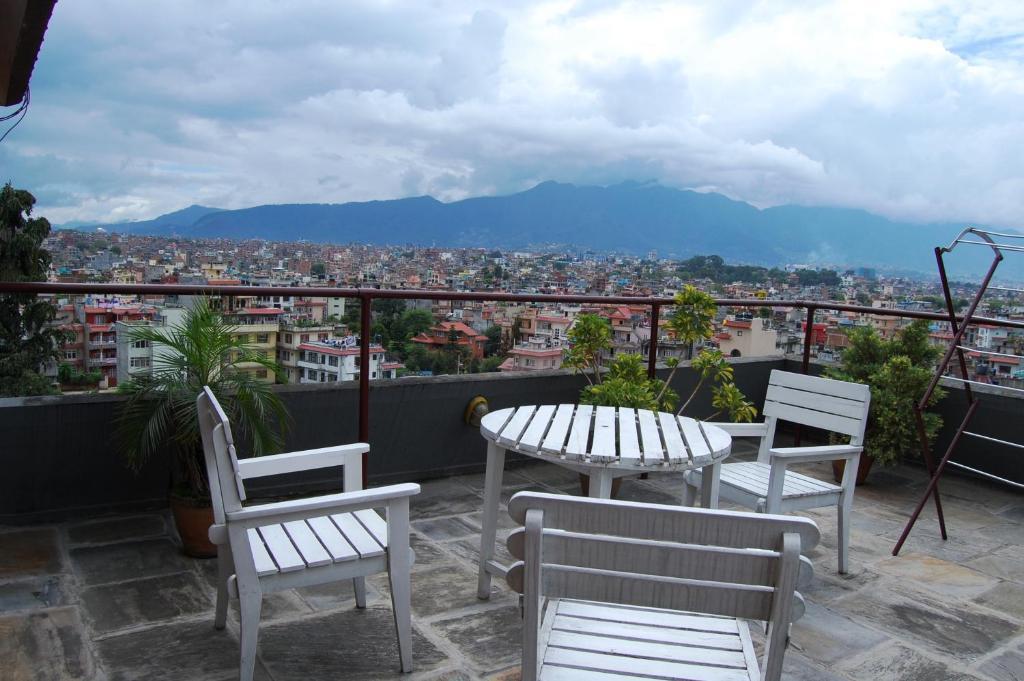 Hotel Sunset View Катманду Екстериор снимка